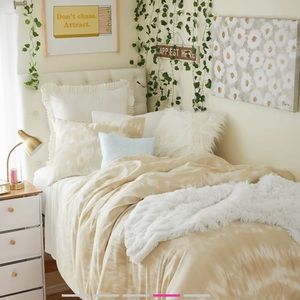 Dormify Unopened Comforter and Sham Set